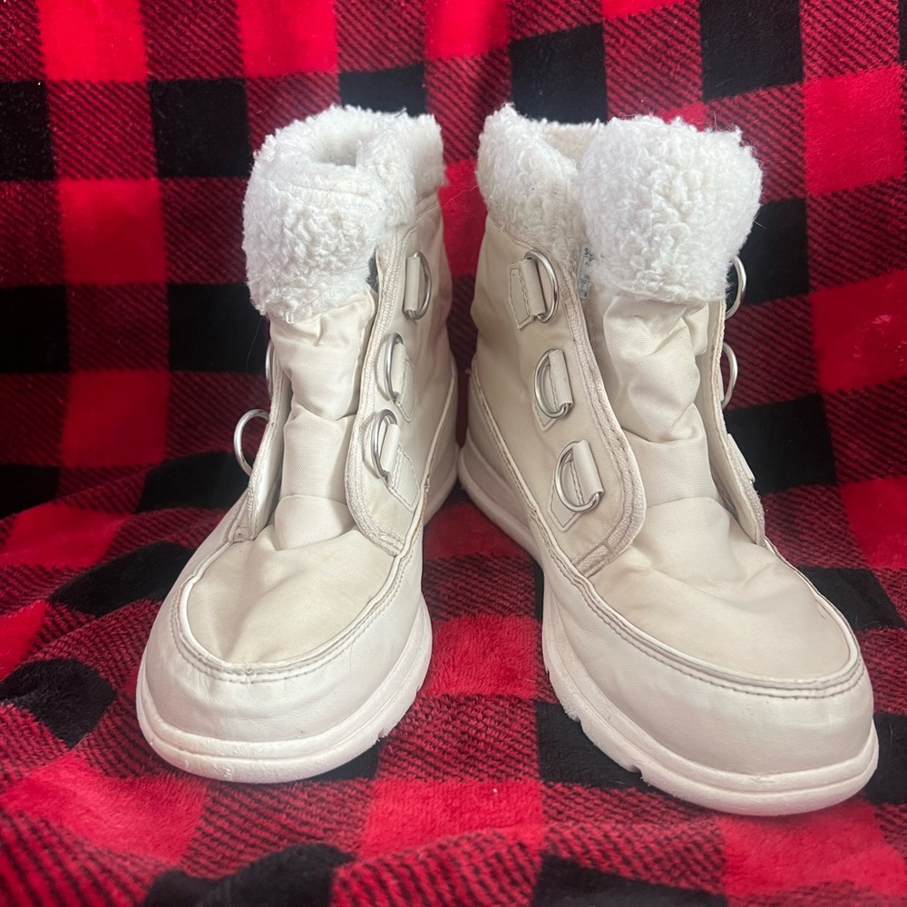 Sorel Cream Winter Boots with Fur